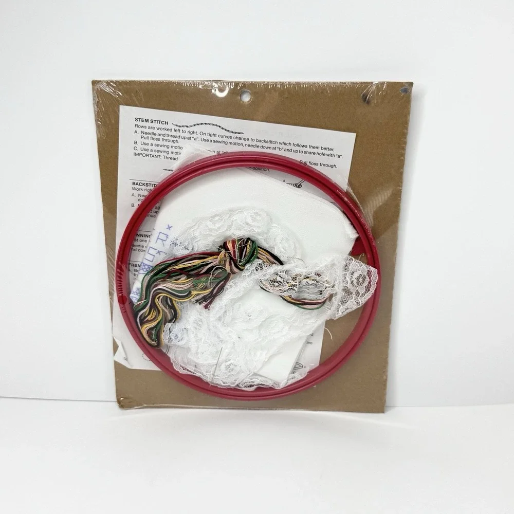 Vintage The New Berlin Co. Stamped Cross Stitch Hoop Kit Merry Christmas Santa